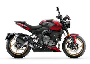 _0001_Trident 800_MY26_Carnival Red_RHS